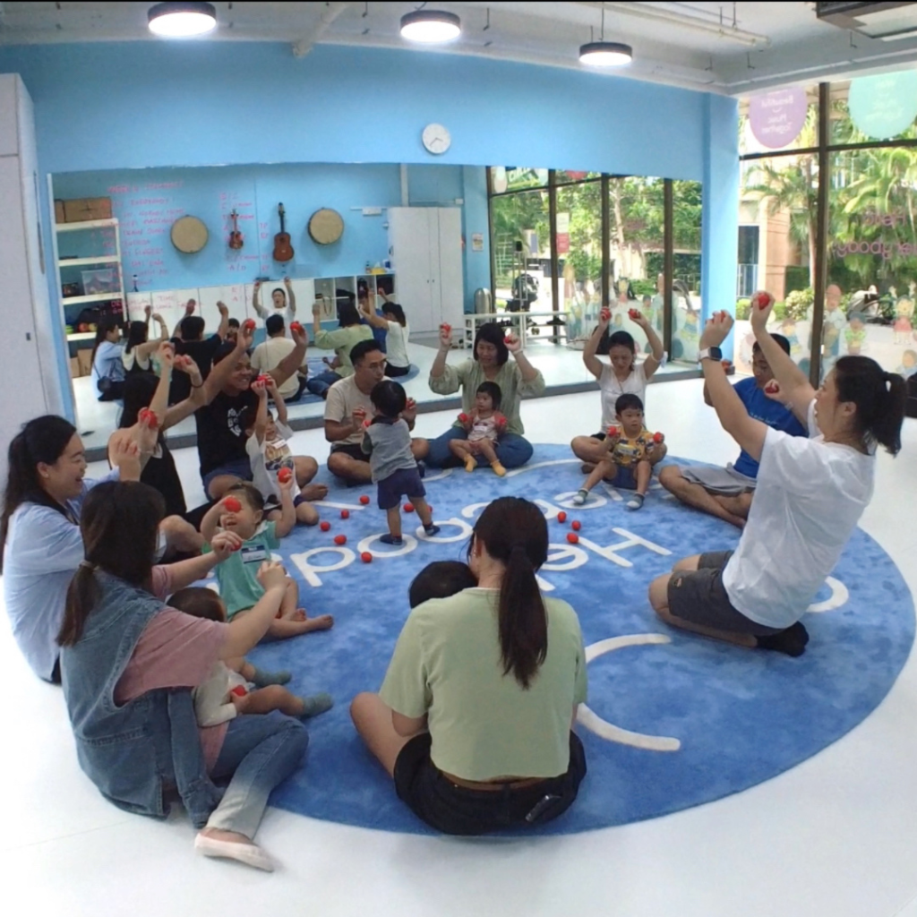 Form your own class Music Together for 0-5 yo and their families!